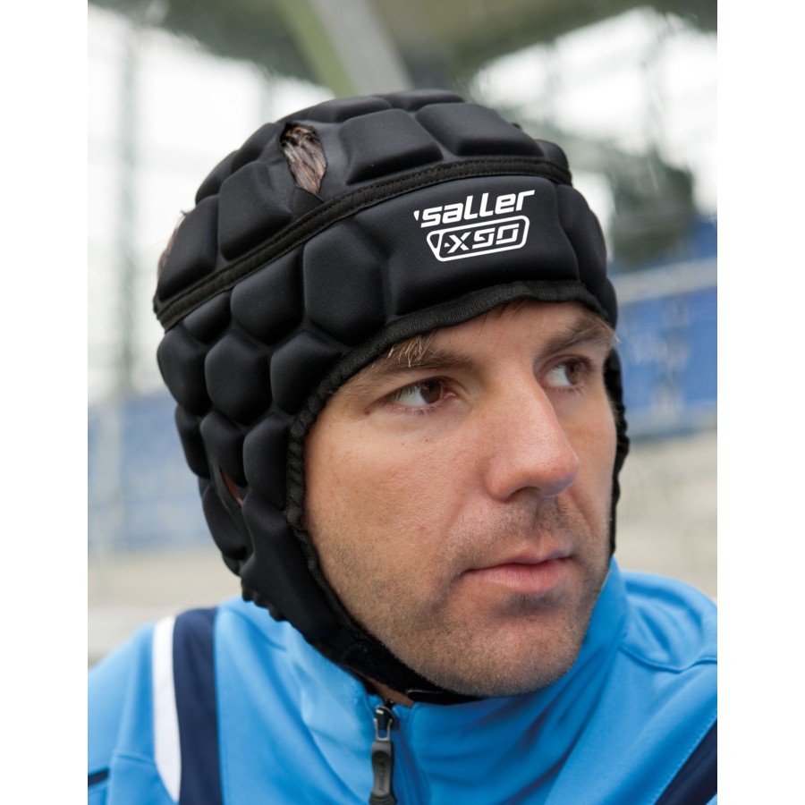 Kask bramkarski – ochrona głowy bramkarza | Saller Polska